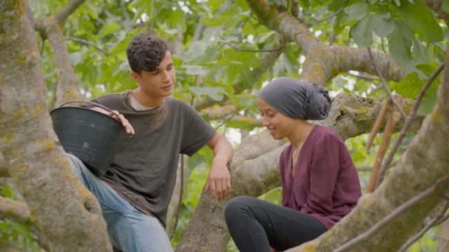 فيلم "تحت الشجرة" للمخرجة التونسية أريج السحيري يتحصل على تنويه خاص في مهرجان السينما الافريقية طريفة-طنجة